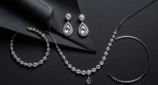 Timeless Treasures: Jewelry & Watch Gifts for the Holidays